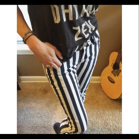 American Quality Black & White Striped Jeans Sz 5 - Picture 2 of 4